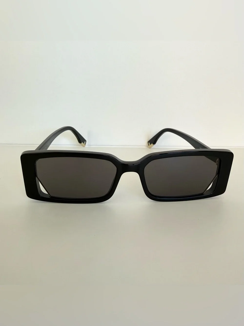 NEW!! Fendi women black sunglasses FE40164I 01A Authentic Retail 465$